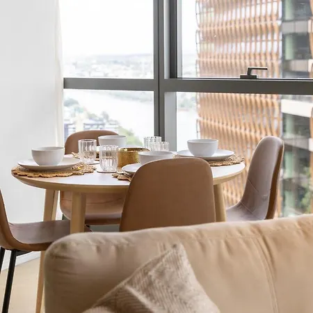 Apartment Skyline Elegance 2bdr Pool Gym Sauna Parking Brisbane