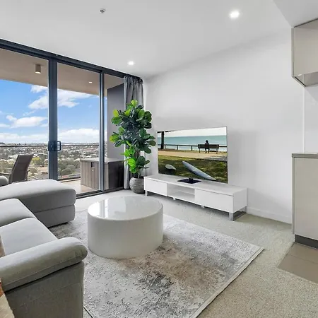Modern Living With Secure Parking! Apartment *