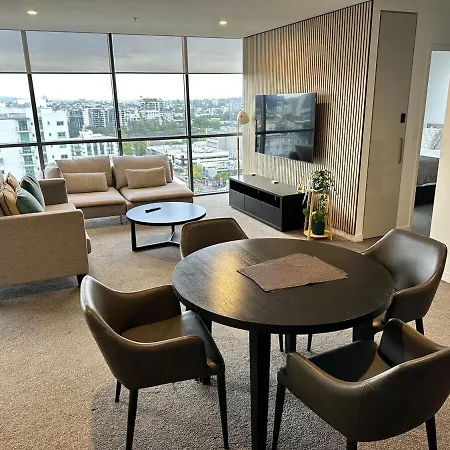 2br W Pool And Parking Near Suncorp Riverview Brisbane