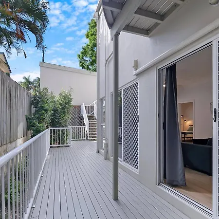 Alessandria - Simple Living Near River Apartment Brisbane