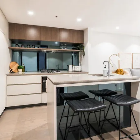 Sky High Luxury 2 Bedroom Cbd With Pool Gym And River Views Apartment *