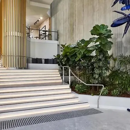 Luxury Cbd With 180 River Views & Rooftop Pool