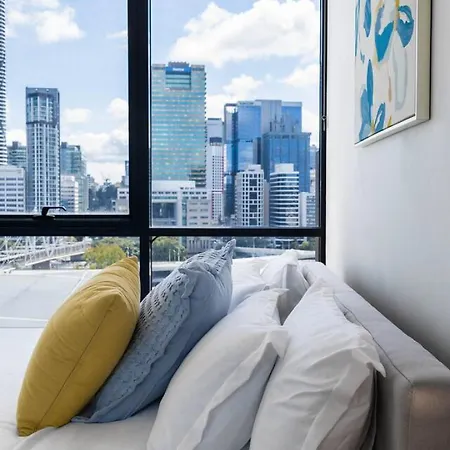 Hope Street Apartment