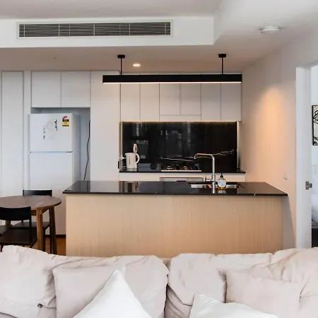 Apartment High Level 2 Bedroom With And River Views