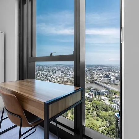 Lvl72 Breathtaking Views With Parking, Pool & Gym Brisbane
