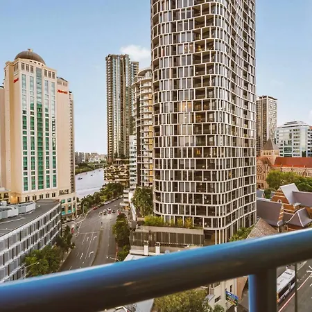 View 2br Retreat | Pool & Gym Access Apartment *