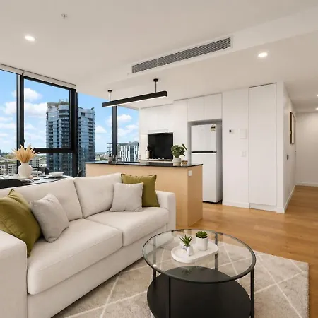 Level 22 Skyline Views With Sauna, Gym, Pool And Free Parking Brisbane