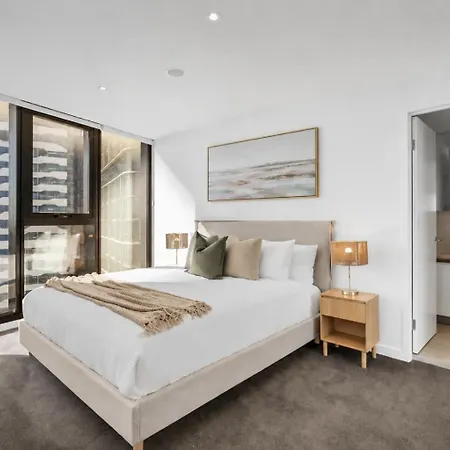 Apartment Rooftop Infinity Pool Heated Pool, Gym, Free Parking & Brisbane