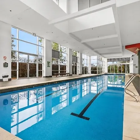 Entire Unit - 2 Pools - Sauna - Park - Cbd Views - Baby Ready *