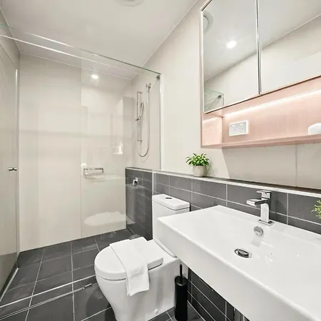 Two Private Ensuites Modern *
