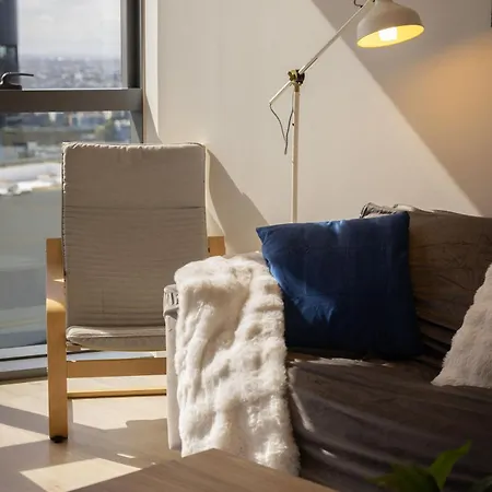 Level 30 Luxury One Bedroom Panoramic Views At Queen's Wharf *