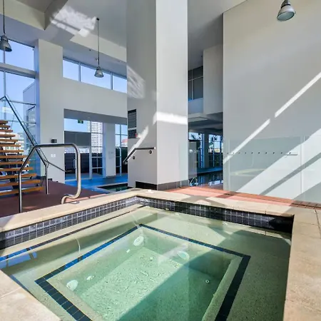 Cbd Next To Parkland! Amazing Views! * Brisbane