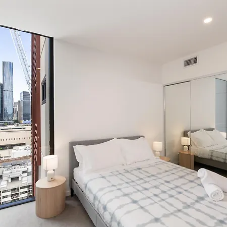 Apartment Convenient To Urban Living By Private Host *