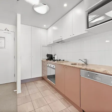 Apartment Full Water View - Sleeps 7 - Parking - Pool & Sauna Brisbane