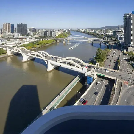 Apartment Sky High River View In Brisbane