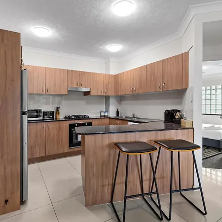Bright 2br With Parking, Balcony & Wifi Apartment Brisbane