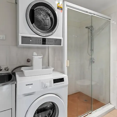 Sunny & Cozy 2br With Wifi, Parking & Balcony Apartment