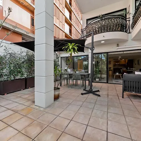 Apartment Spacious & Cozy 2br With Parking, Balcony & Wifi *