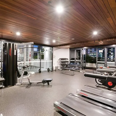 Apartment Southbank With Pool, Sauna & Parking