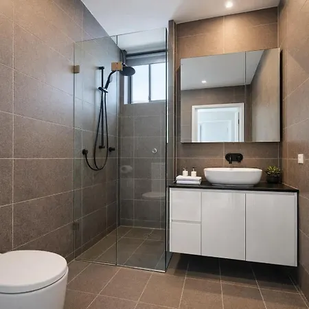 2br Utopia Fortitude Valley -pool-rooftop-king Beds Apartment *