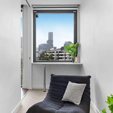 Two Bedroom Retreat With Pool, Gym And Parking Apartment Brisbane