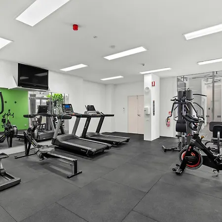 Bright With River View, Pool, Gym & Balcony *
