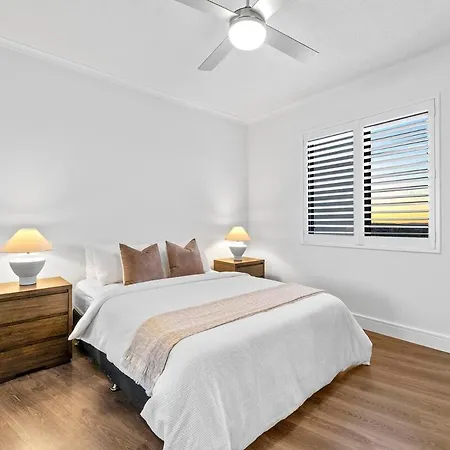 Penthouse Style - Story Bridge Views - Sleeps 8 - Baby Friendly Apartment *