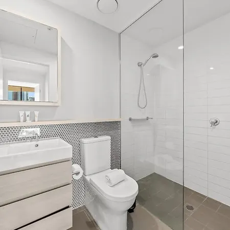 Apartment 9th Floor Retreat - River Views With Parking *