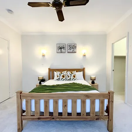 Elegant Family Runcorn With Parking Brisbane