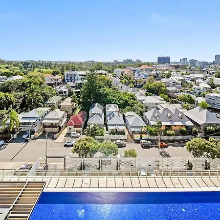 Johnson - Modern Brisbanecity-fringe W Parking Apartment