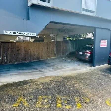 Mid-century Kangaroo Point - 1br Apartment, Walk To Cbd, River & The Gabba * Brisbane