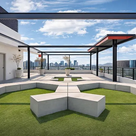 2br Utopia Fortitude Valley -pool-rooftop-king Bed