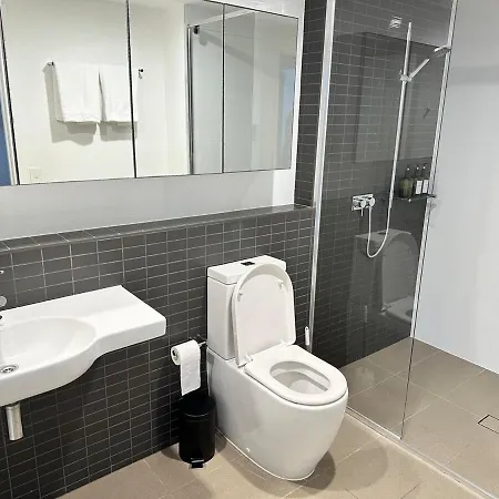 2br W Pool And Parking Near Suncorp Riverview *