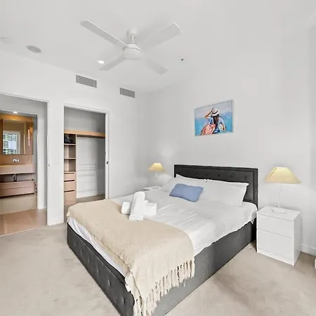 Queens Wharf - Beautiful 13th Floor Executive Apartment