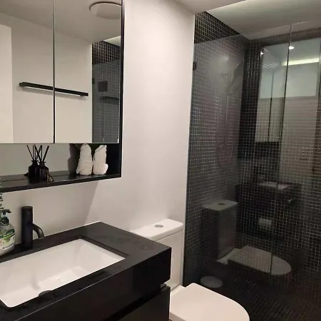 Apartment Modern 2br And Pool With South Square *