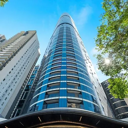 Lvl72 Breathtaking Views With Parking, Pool & Gym