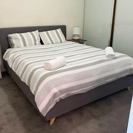 2bed 2bath Riverfront Luxury Views Apartment