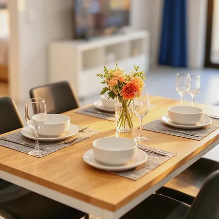 Apartment Two Private Ensuites Modern *