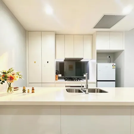Two Private Ensuites Modern Apartment