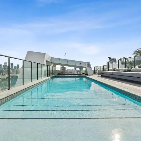 Walk To The Gabba With Rooftop Pool & Secure Carpark With Beautiful Views Apartment Brisbane