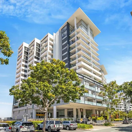 Cbd Next To Parkland! Amazing Views! *
