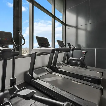 Level 43 Water Views - 2br - Sleeps 6 & Baby *
