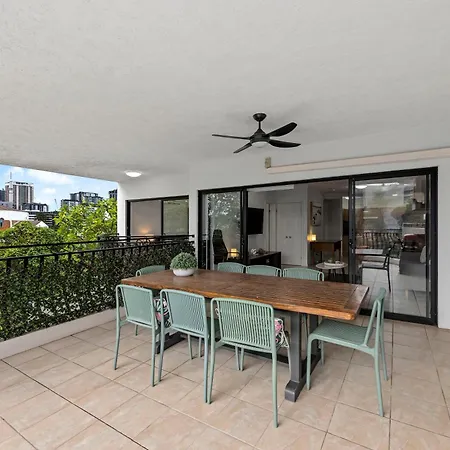 Apartment Spacious 2br With Wifi, Parking & Balcony *