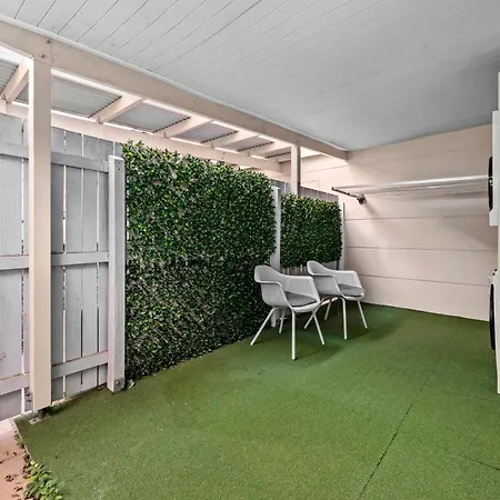 Apartment Spacious & Cozy 2br With Parking, Balcony & Wifi