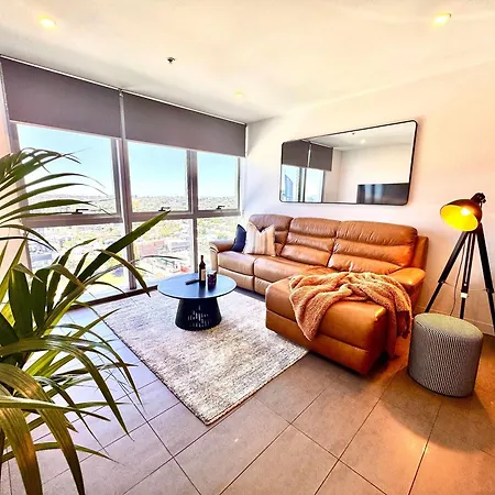 Rooftop Pool 1br At The Gabba With Views Apartment *