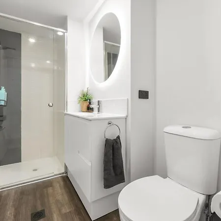 2 Level Skyloft - Pool - Sleeps 6 - Baby Apartment