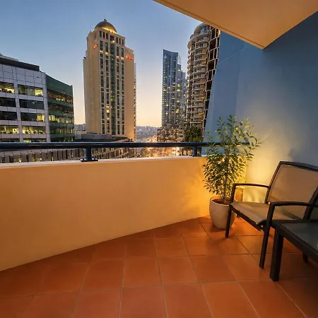 Apartment Queen Street Cbd With Balcony And Amenities C48