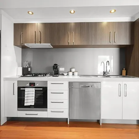 Apartment Bulimba Apartment - Ferry Access - Near Oxford St - Sleeps 8 - Baby & Work Ready *