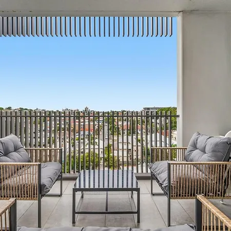 2b2b In West Village Enjoy Eats, Grocery And Vibes * Brisbane