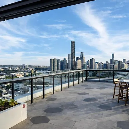 2br Utopia Fortitude Valley -rooftop-pool-king Beds Apartment Brisbane